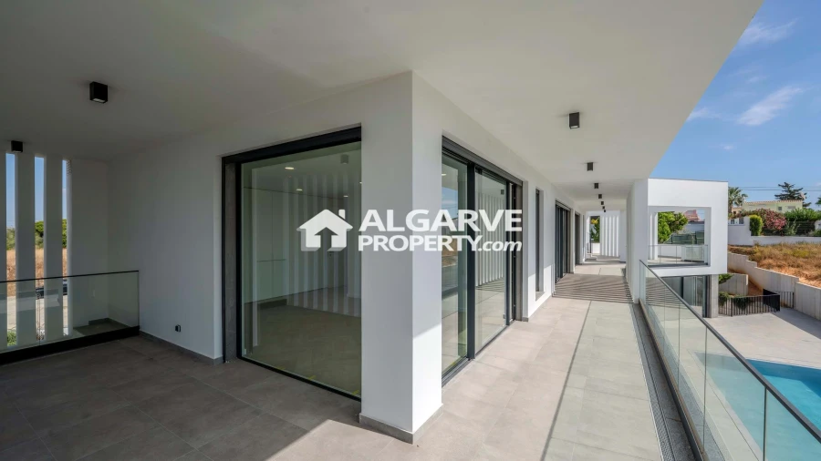 Moradia T4 para Venda em Albufeira e Olhos de Água Foto 18