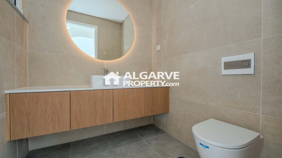 Moradia T4 para Venda em Albufeira e Olhos de Água Foto 10