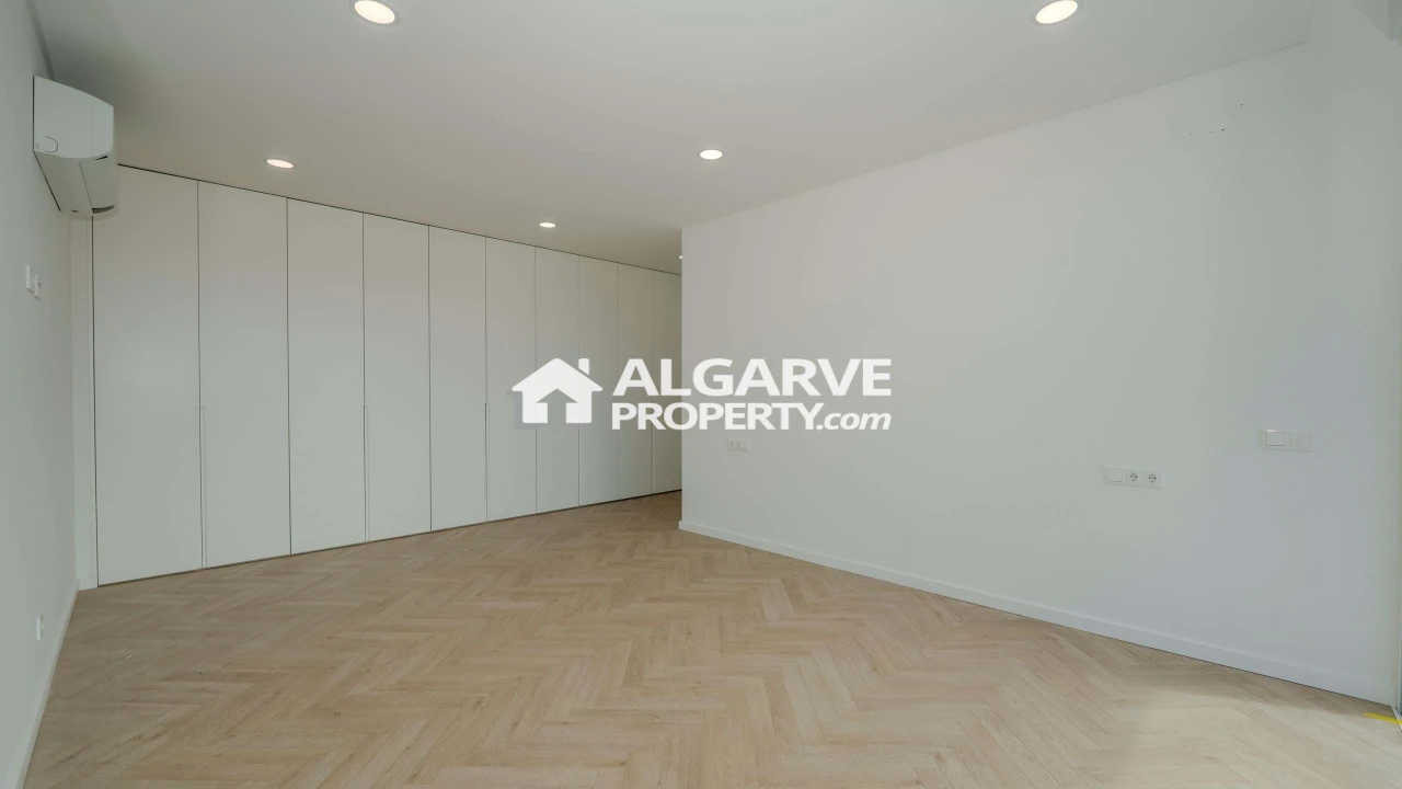 Moradia T4 para Venda em Albufeira e Olhos de Água Foto 22