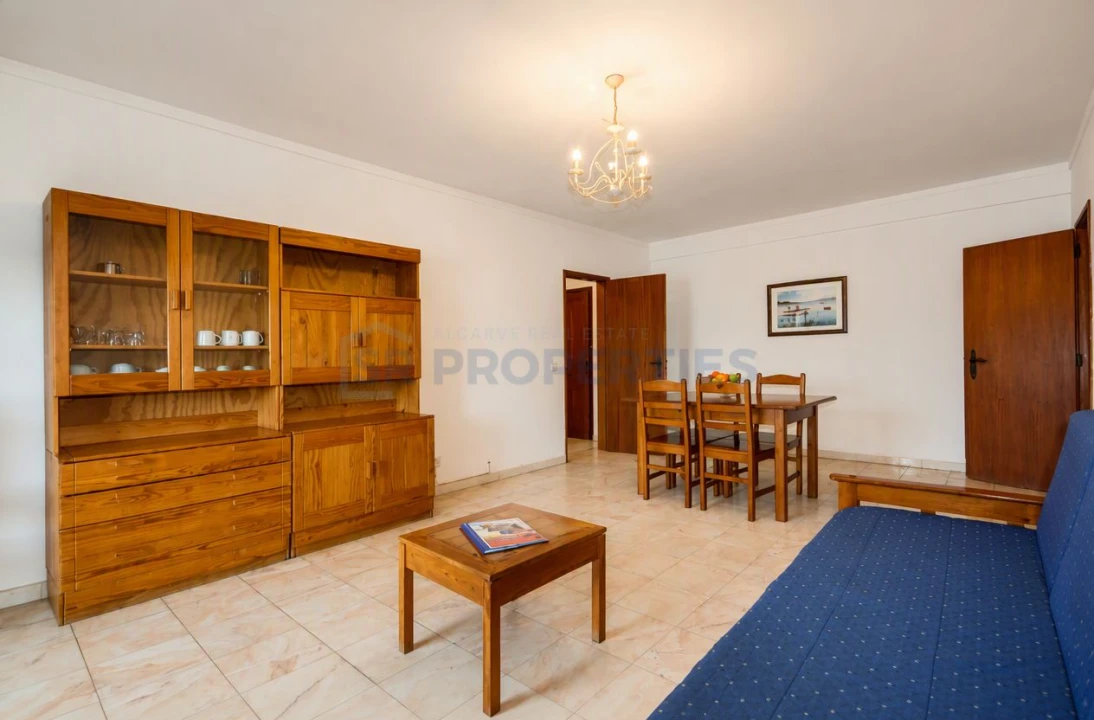 Apartamento T2 para Venda em Quarteira Foto 8