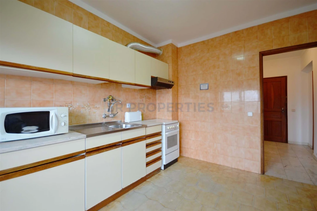 Apartamento T2 para Venda em Quarteira Foto 14