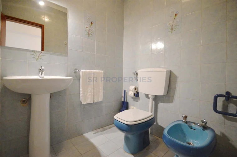 Apartamento T2 para Venda em Quarteira Foto 5
