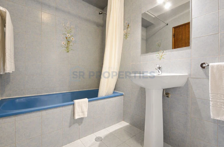Apartamento T2 para Venda em Quarteira Foto 12