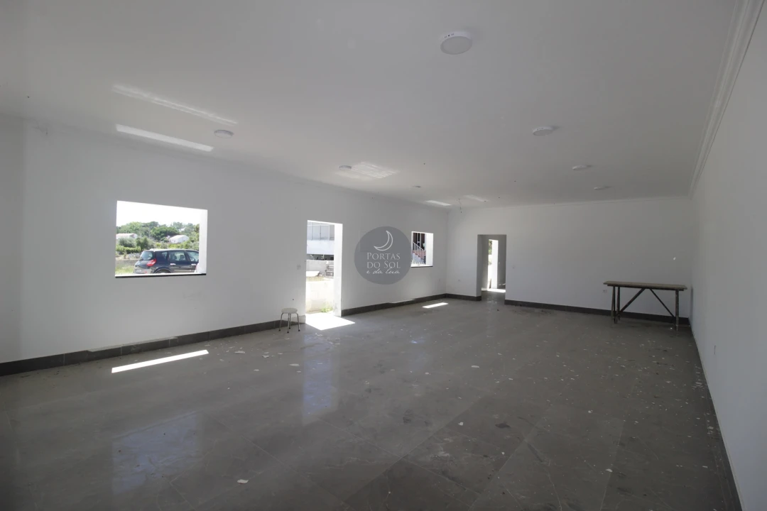 Moradia T6 para Venda em Vale da Pedra Foto 6