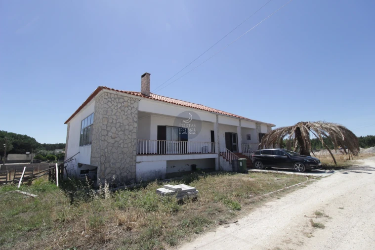 Moradia T6 para Venda em Vale da Pedra Foto 13