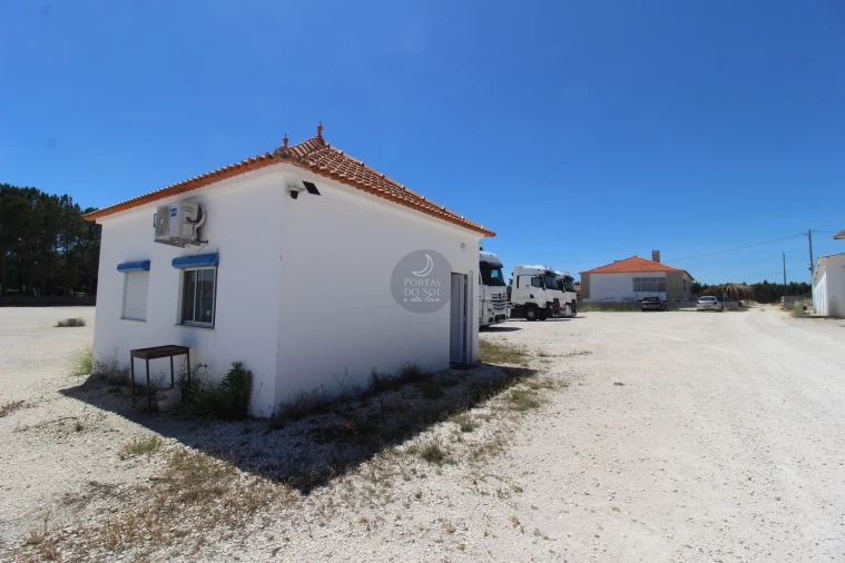 Moradia T6 para Venda em Vale da Pedra Foto 36