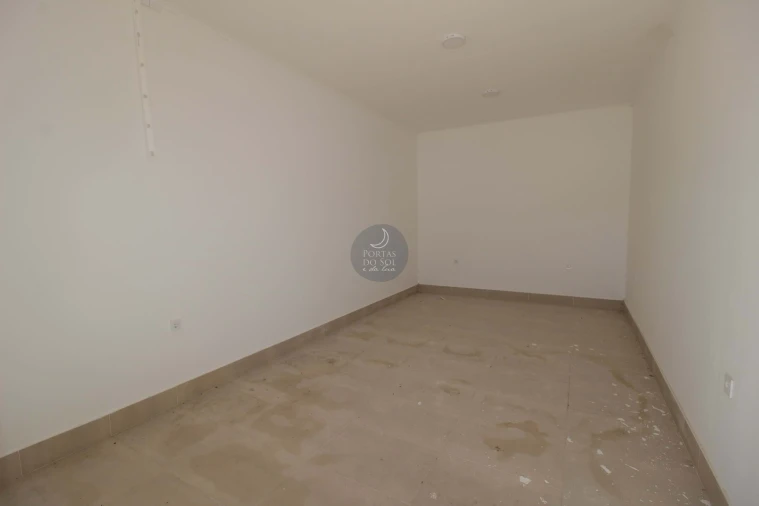 Moradia T6 para Venda em Vale da Pedra Foto 8