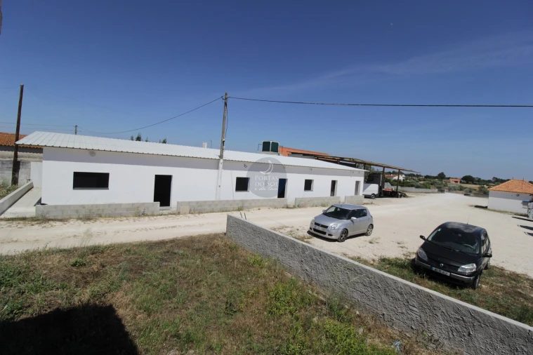 Moradia T6 para Venda em Vale da Pedra Foto 5