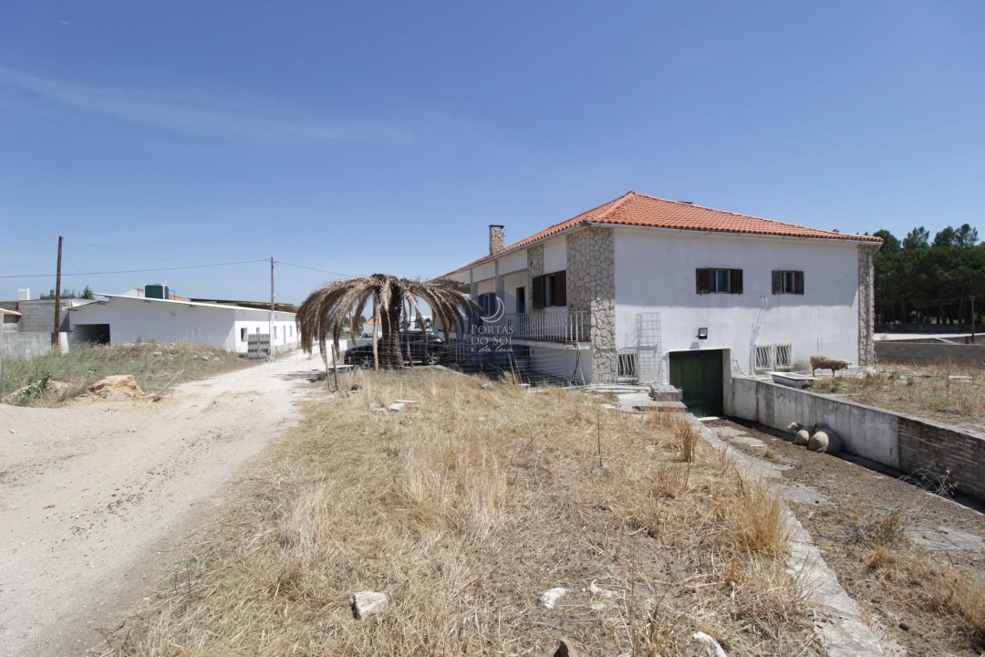 Moradia T6 para Venda em Vale da Pedra Foto 14