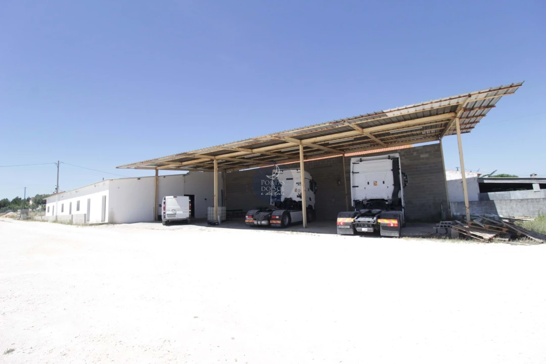 Moradia T6 para Venda em Vale da Pedra Foto 4