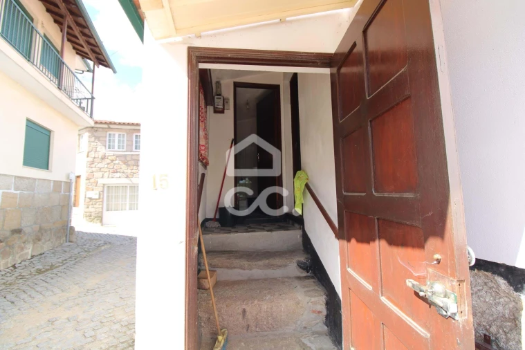 Moradia T1 para Venda em Faiões Foto 2