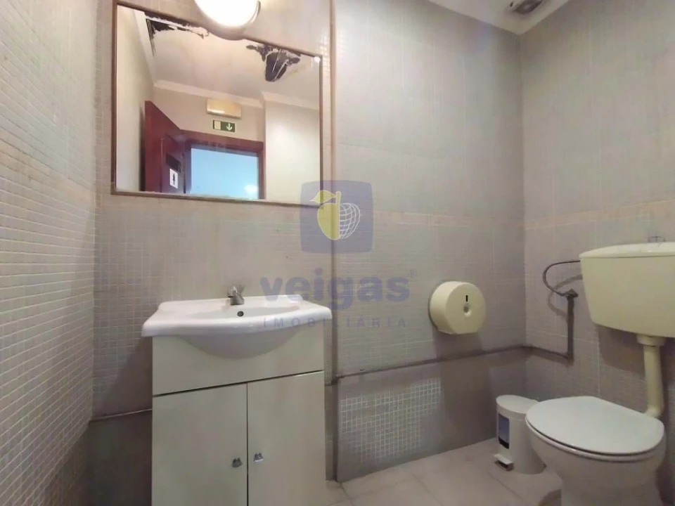 Negócio para Venda em Alto do Seixalinho, Santo André e Verderena Foto 29