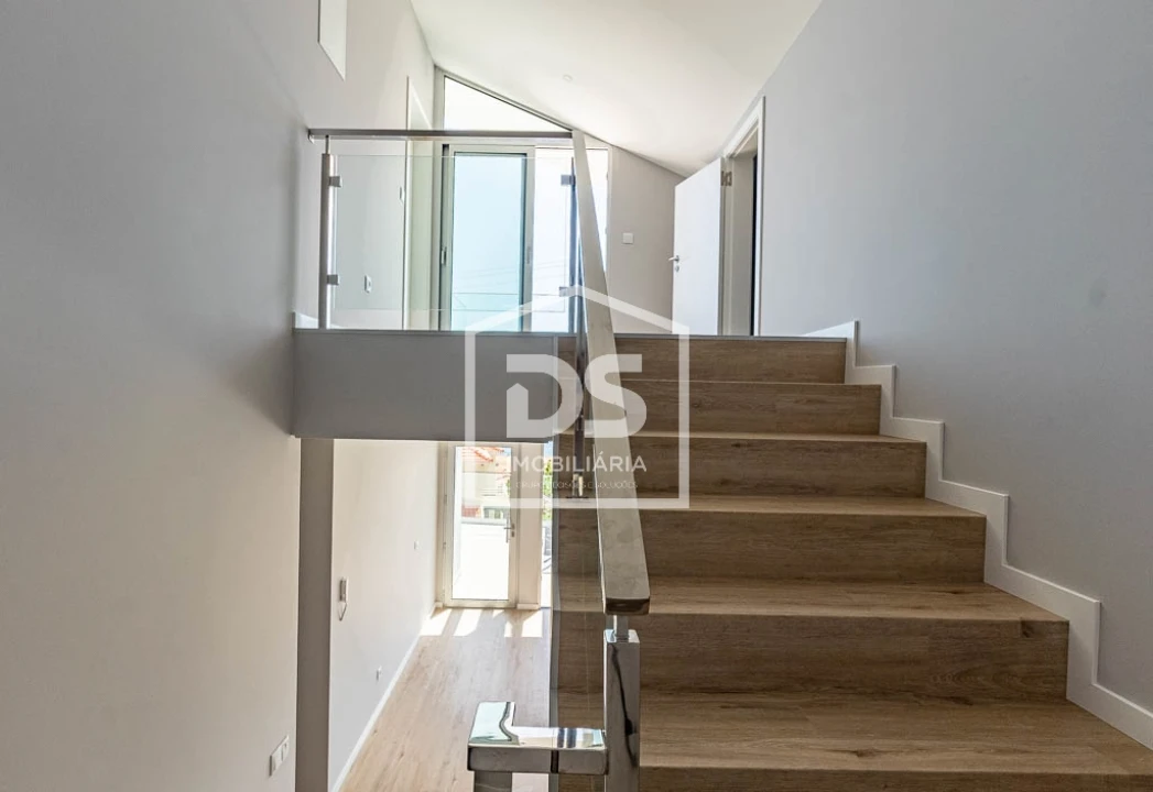 Moradia T4 para Venda em Paul do Mar Foto 19