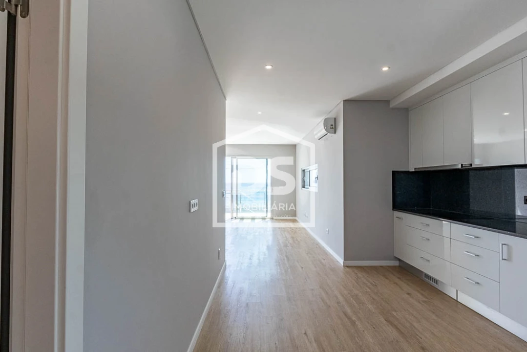 Moradia T4 para Venda em Paul do Mar Foto 2