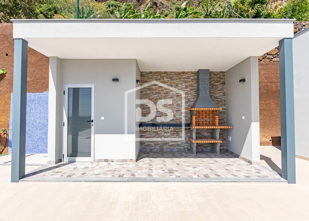 Moradia T4 para Venda em Paul do Mar Foto 34