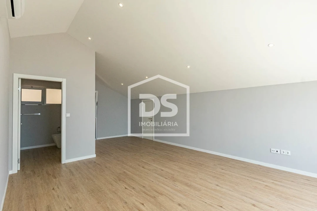 Moradia T4 para Venda em Paul do Mar Foto 22