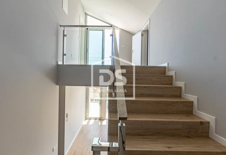 Moradia T4 para Venda em Paul do Mar Foto 19