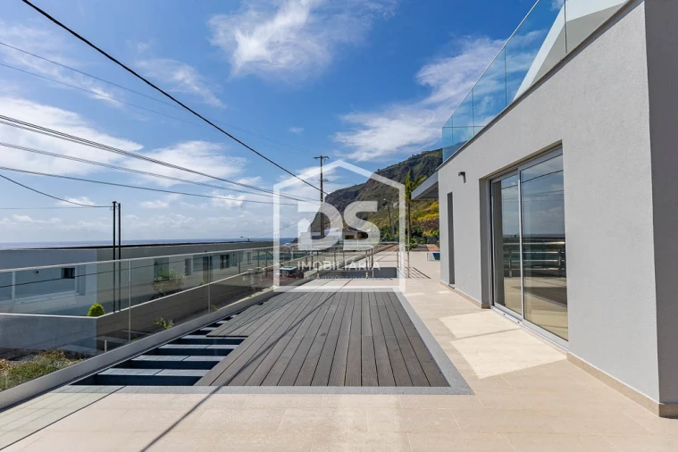 Moradia T4 para Venda em Paul do Mar Foto 31