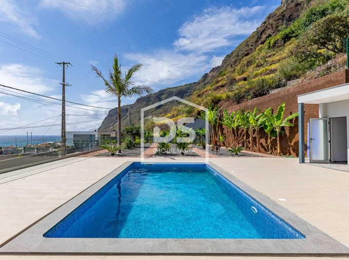 Moradia T4 para Venda em Paul do Mar Foto 33