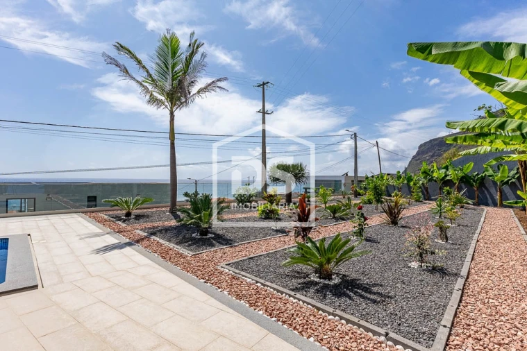 Moradia T4 para Venda em Paul do Mar Foto 36