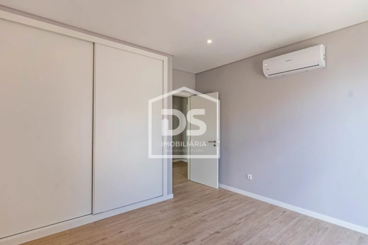 Moradia T4 para Venda em Paul do Mar Foto 15