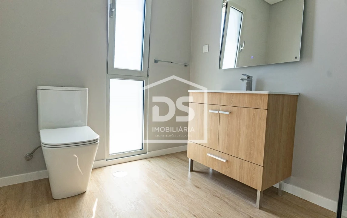 Moradia T4 para Venda em Paul do Mar Foto 13