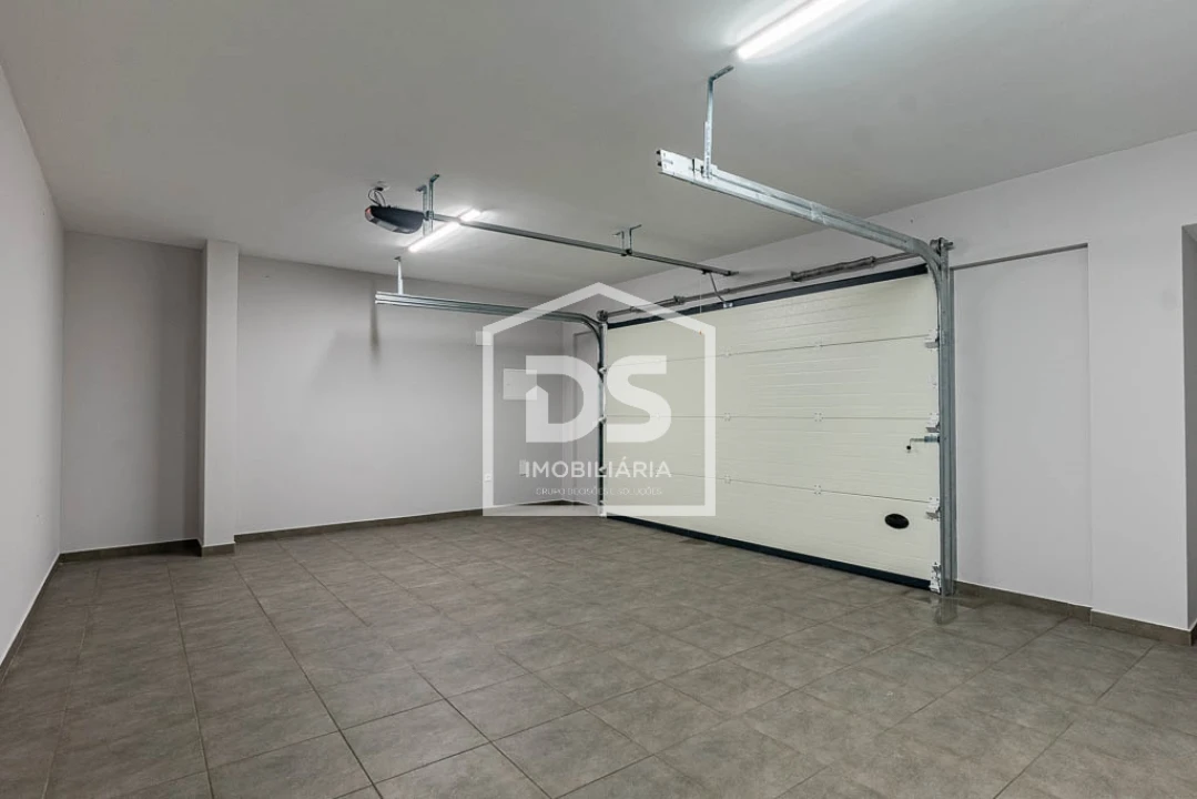 Moradia T4 para Venda em Paul do Mar Foto 29