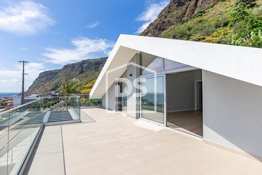 Moradia T4 para Venda em Paul do Mar Foto 28