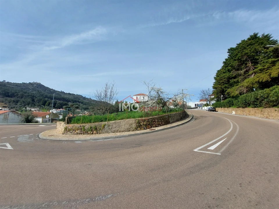 Moradia T0 para Venda em São João Baptista Foto 4