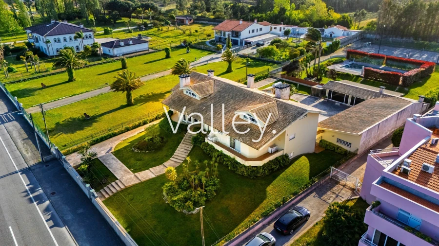 Moradia T4 para Venda em Ovar, São João, Arada e São Vicente de Pereira Jusã Foto 4