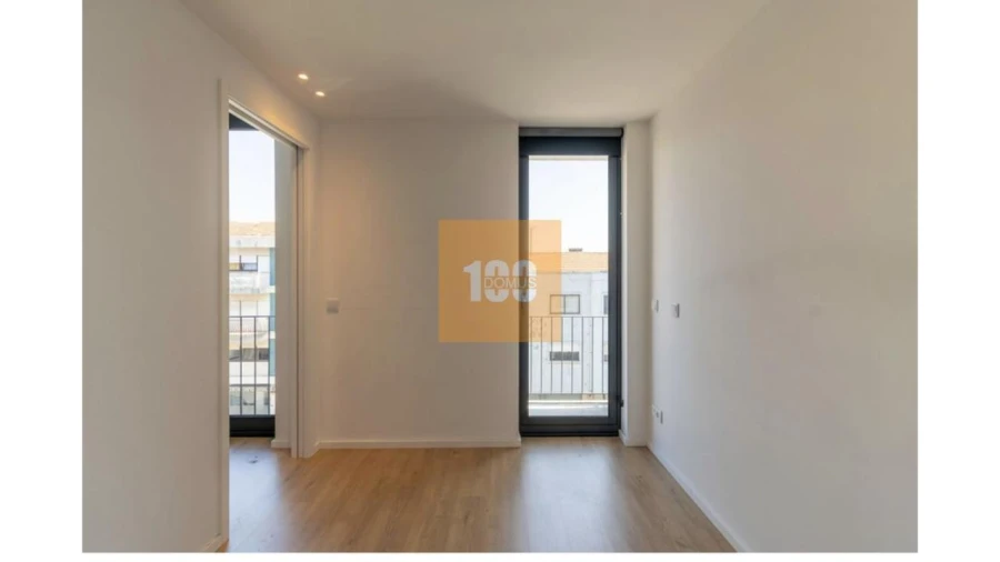 Apartamento T2 para Venda em Bonfim Foto 16