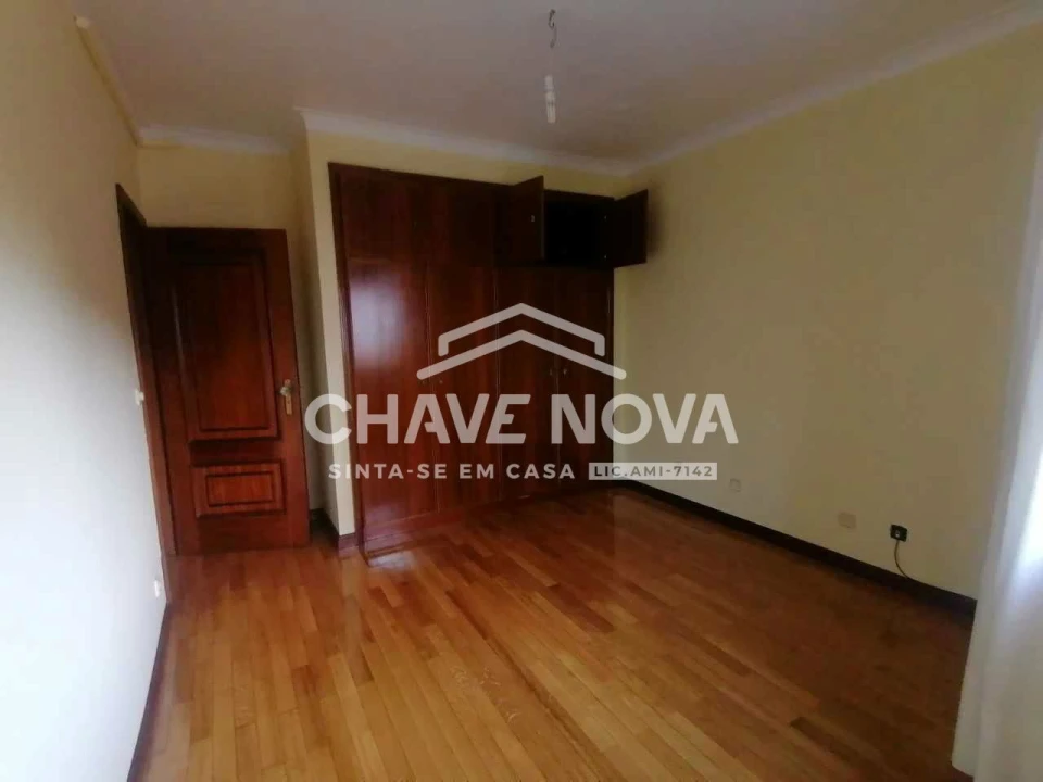Apartamento T3 para Venda em Campanhã Foto 16