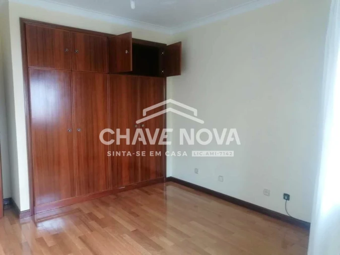 Apartamento T3 para Venda em Campanhã Foto 19