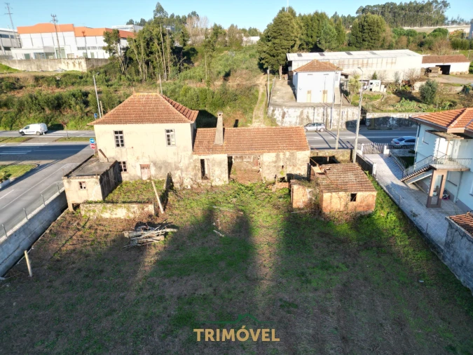 Moradia T2 para Venda em São João da Madeira Foto 1