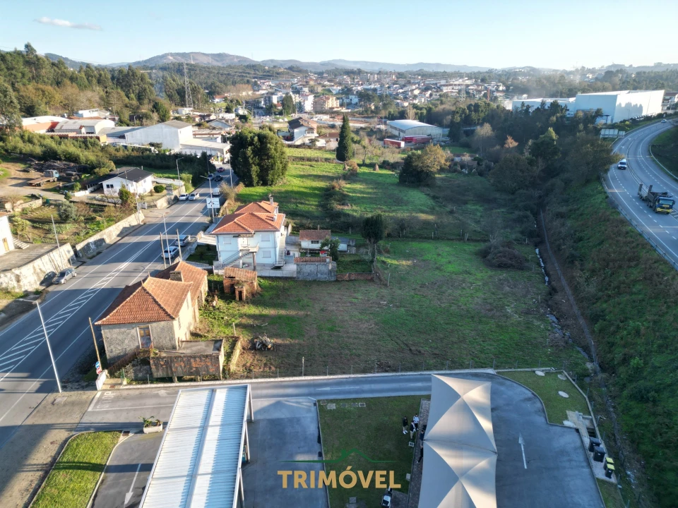 Terreno para Venda em São João da Madeira Foto 2