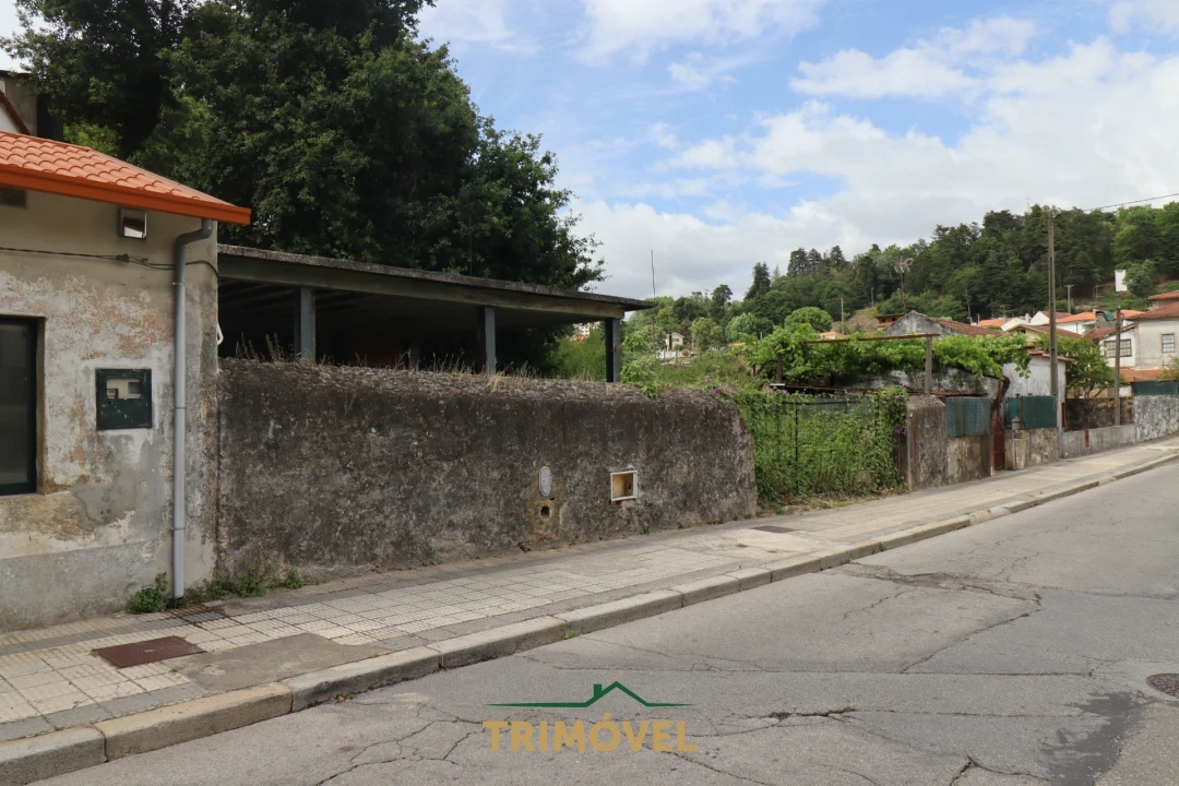 Terreno para Venda em O. Azeméis, Riba-Ul, Ul, Macinhata Seixa, Madail Foto 1