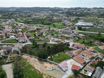 Terreno para Venda em Vila de Cucujães