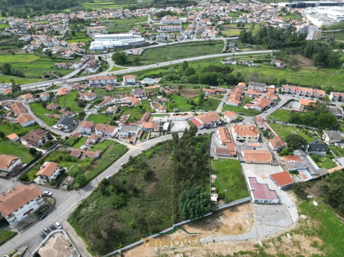 Terreno para Venda em Vila de Cucujães Foto 12