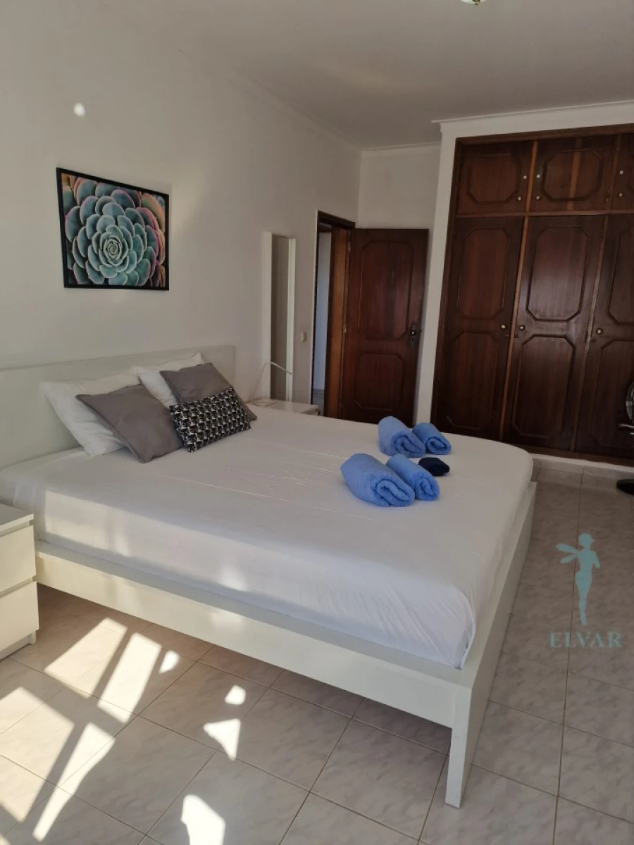 Apartamento T2 para Arrendamento férias em Alvor Foto 4
