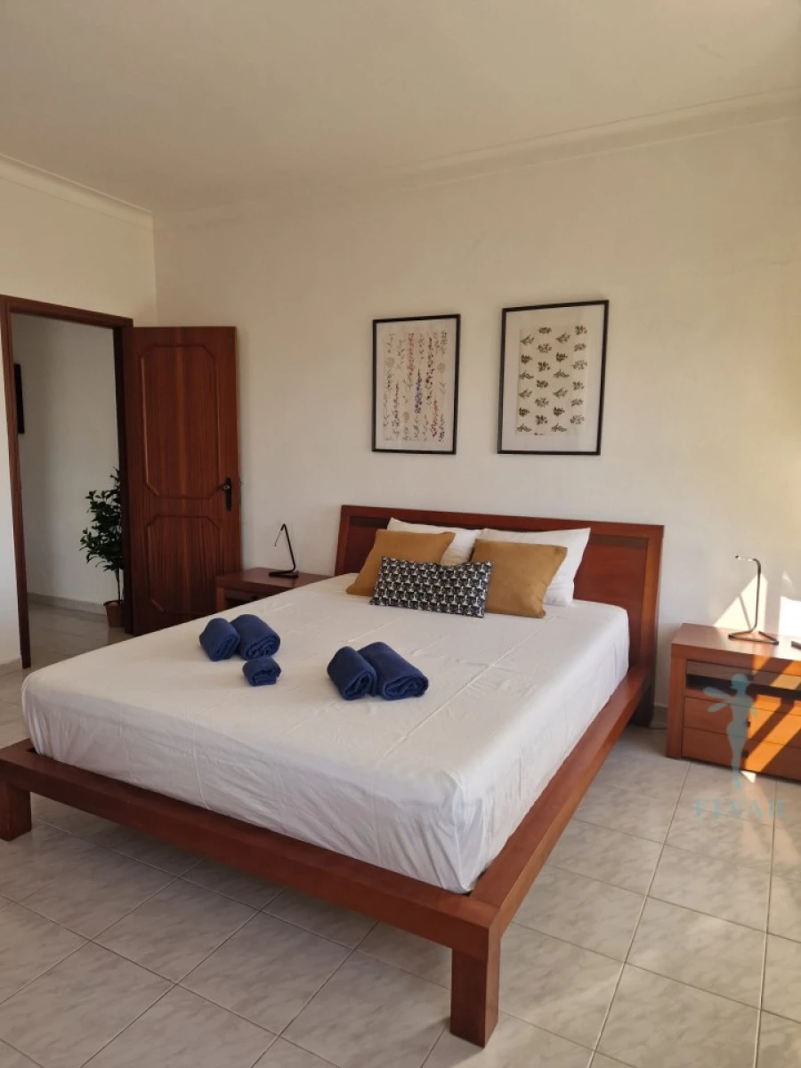 Apartamento T2 para Arrendamento férias em Alvor Foto 8