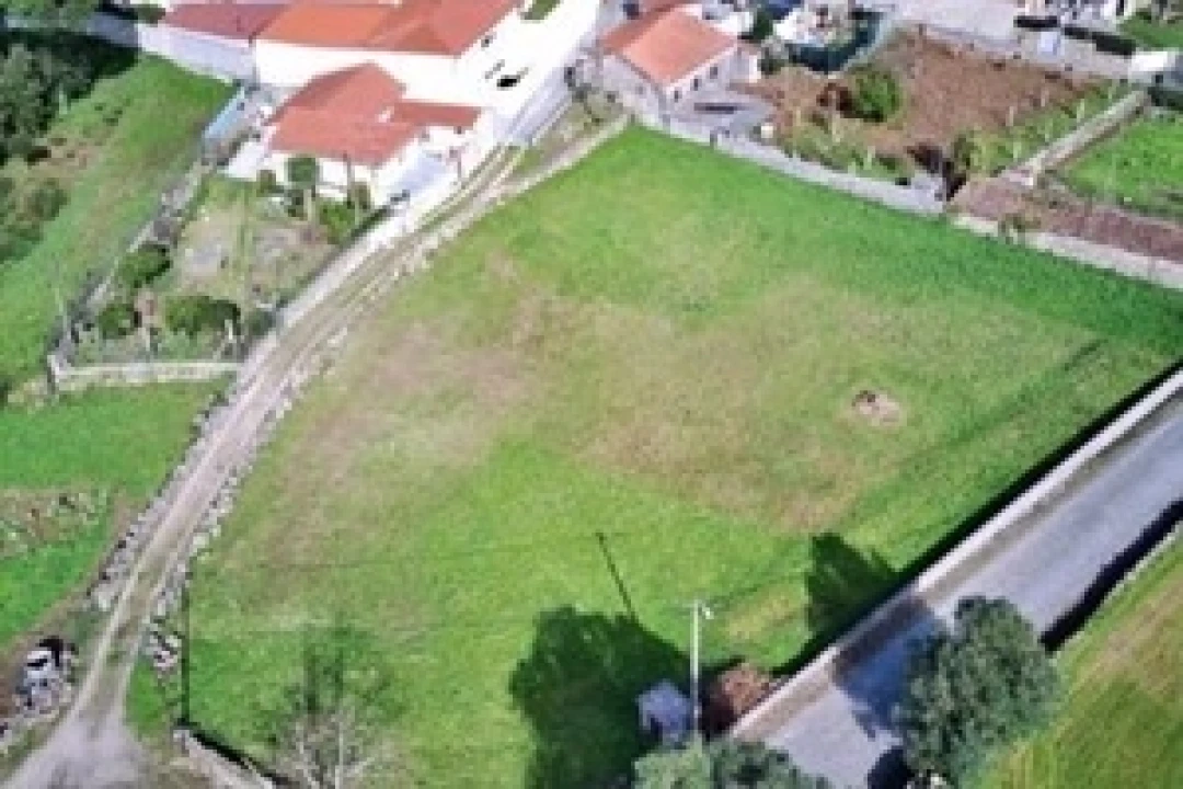 Terreno para Venda em Alvelos Foto 2