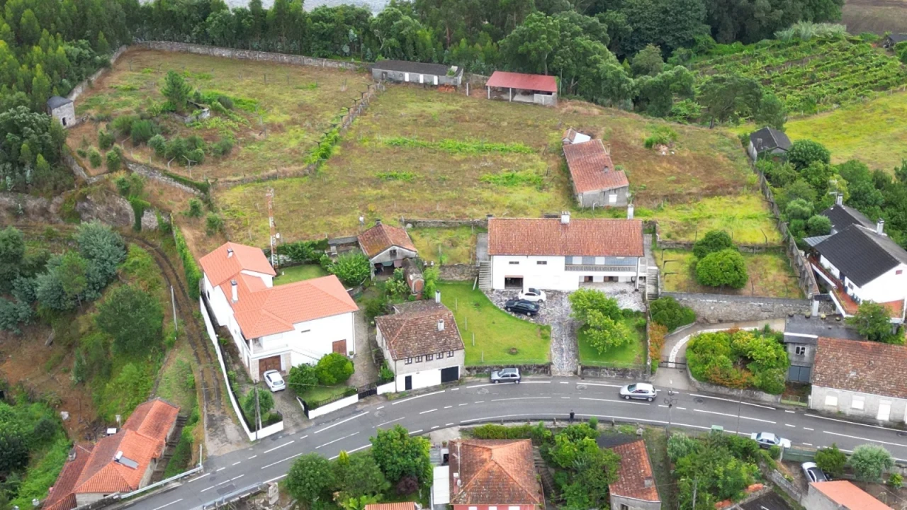 Moradia T5 para Venda em Ceivães e Badim Foto 2