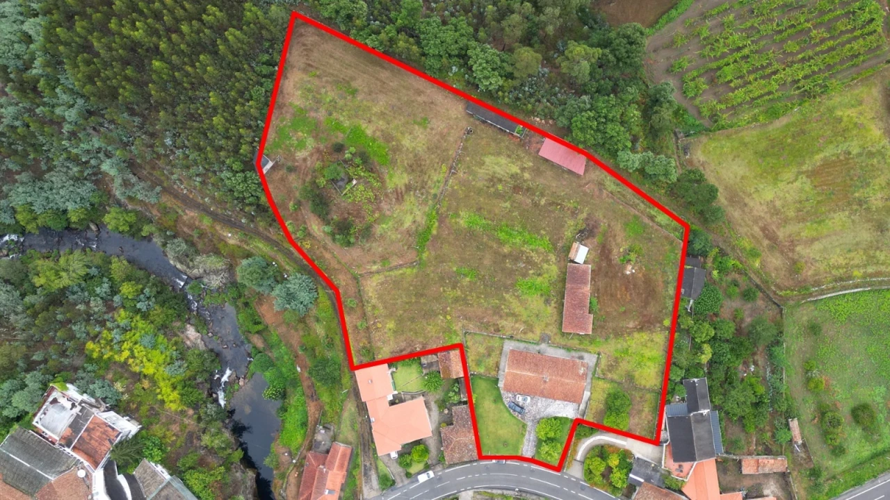 Moradia T5 para Venda em Ceivães e Badim Foto 10