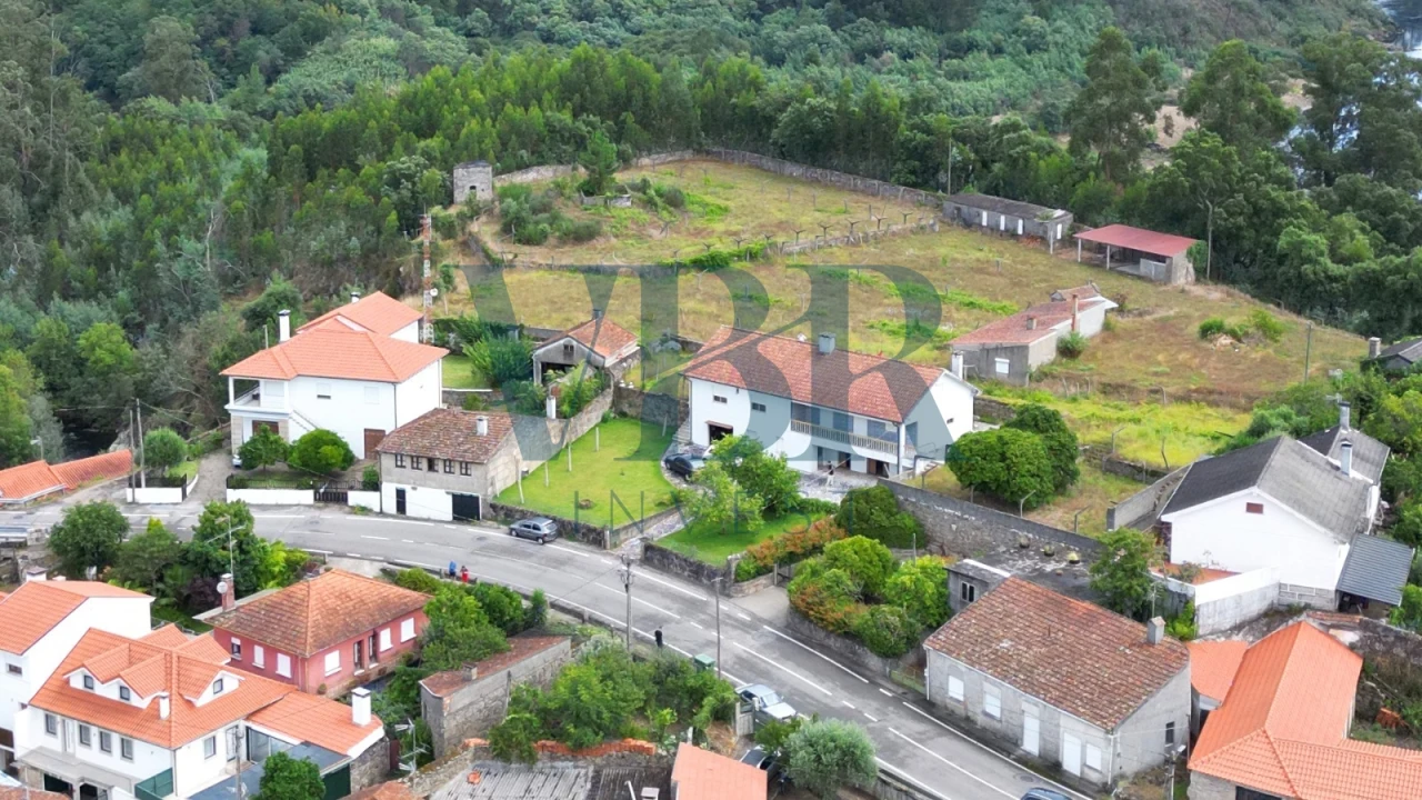 Moradia T5 para Venda em Ceivães e Badim Foto 36