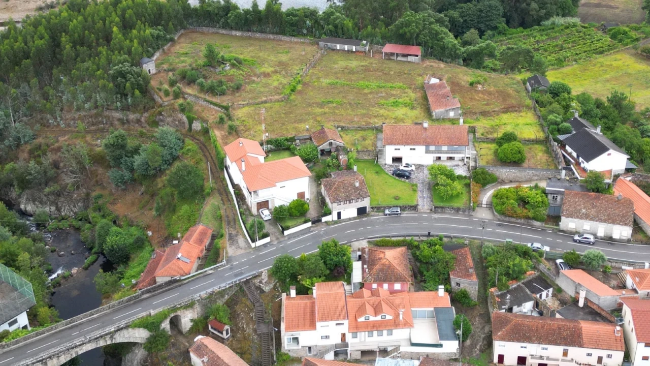 Moradia T5 para Venda em Ceivães e Badim Foto 3