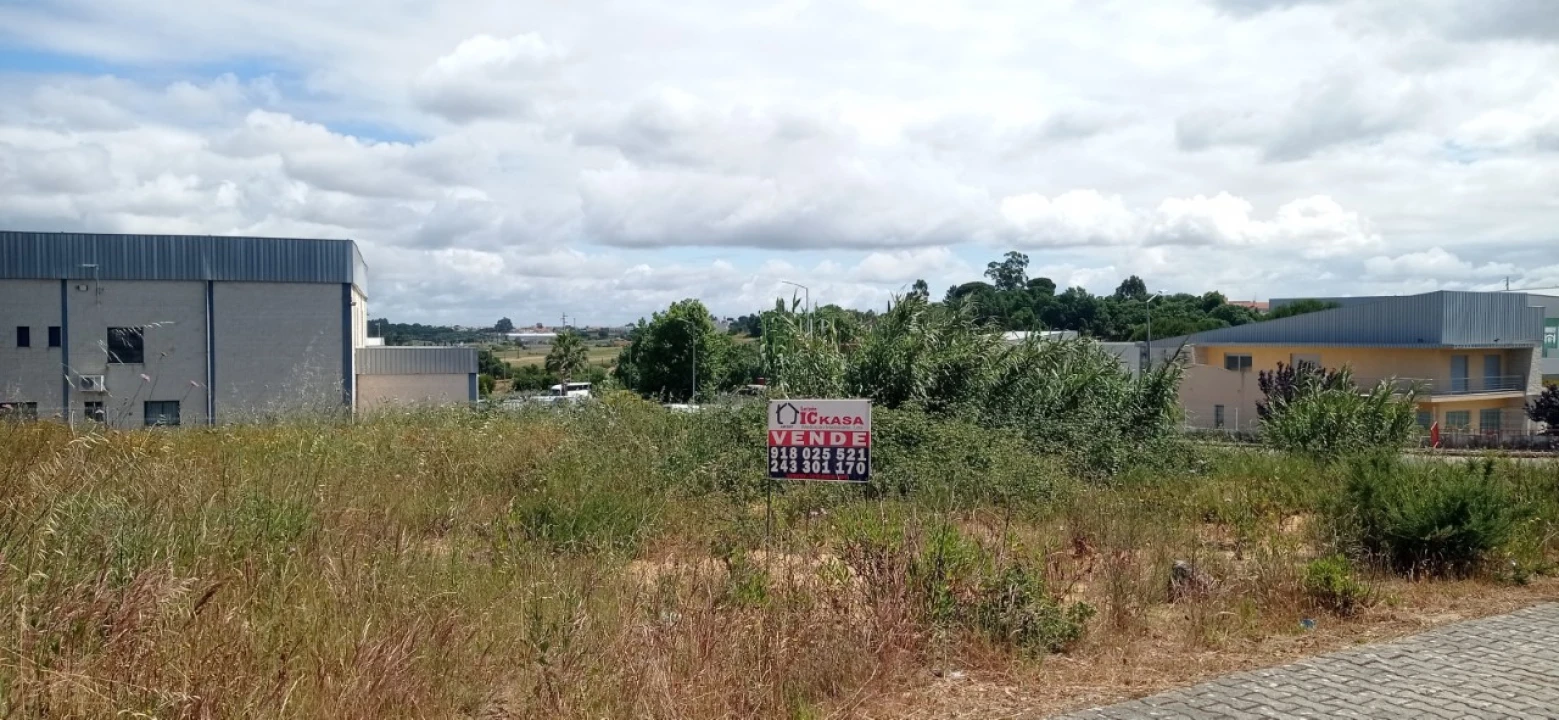 Terreno Comércio / Armazém para Venda em Marvila, Ribeira Santarém, São Salvador, São Nicolau Foto 1