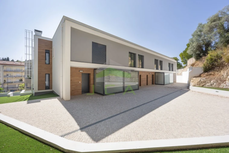 Moradia T4 para Venda em Leiria, Pousos, Barreira e Cortes Foto 7