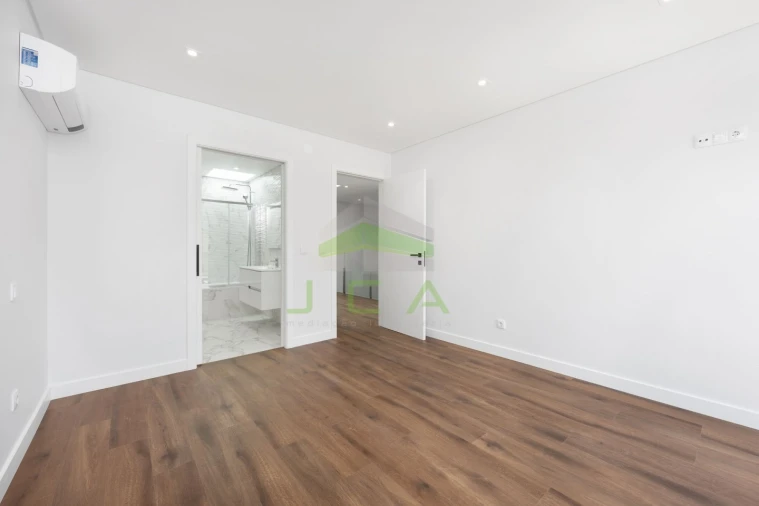 Moradia T4 para Venda em Leiria, Pousos, Barreira e Cortes Foto 40