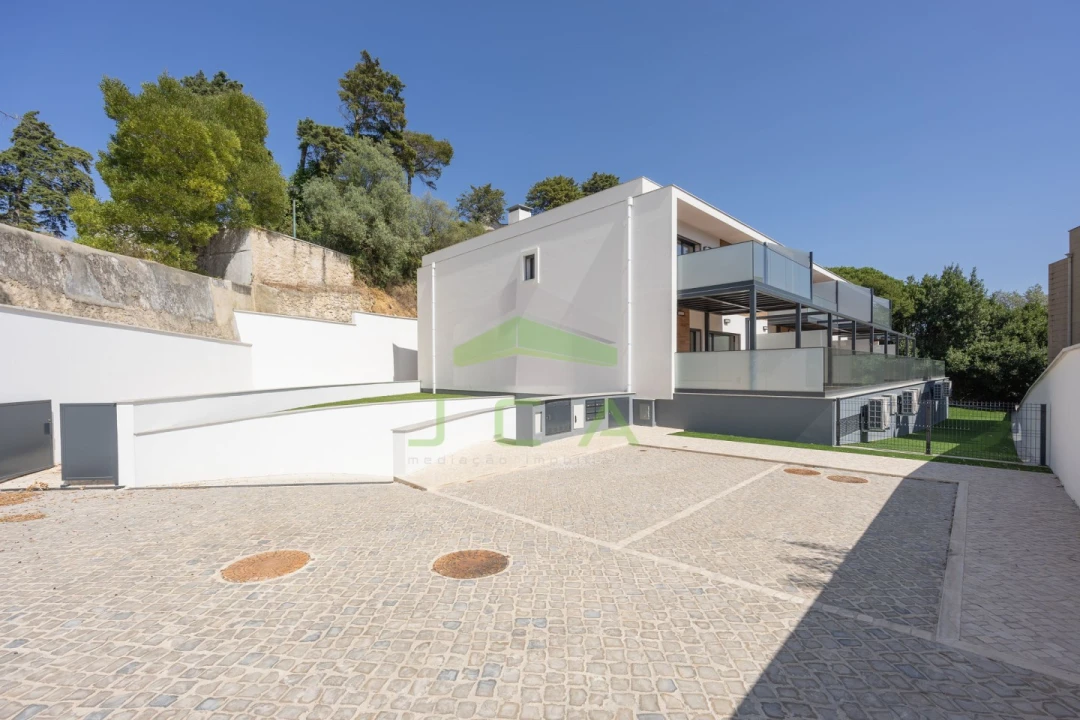 Moradia T4 para Venda em Leiria, Pousos, Barreira e Cortes Foto 3