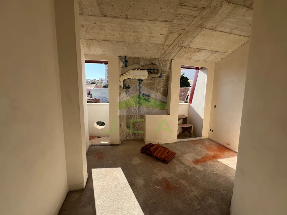 Apartamento T2 para Venda em Leiria, Pousos, Barreira e Cortes Foto 15